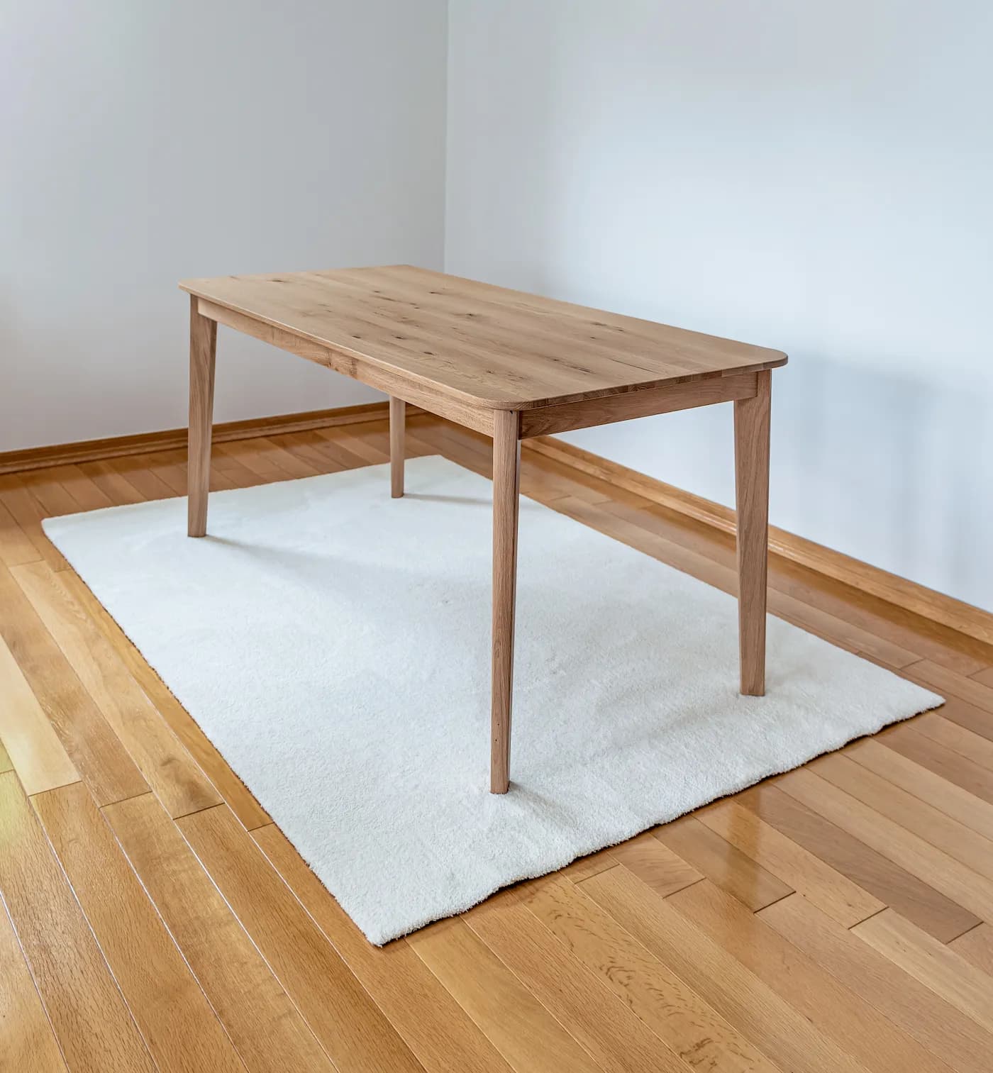 MIAM DINING TABLE - Oval Classic