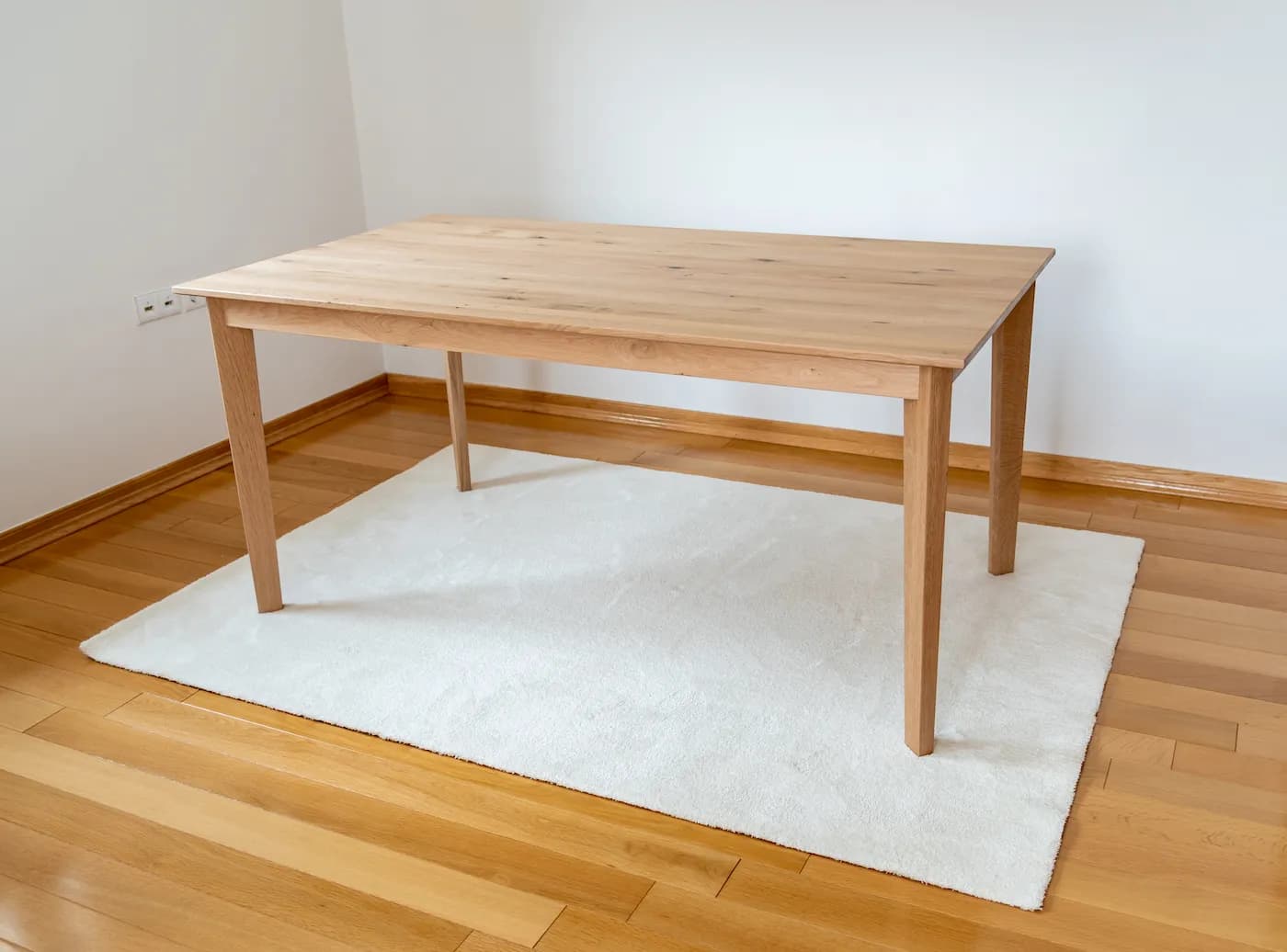 MIAM DINING TABLE - Spike Classic