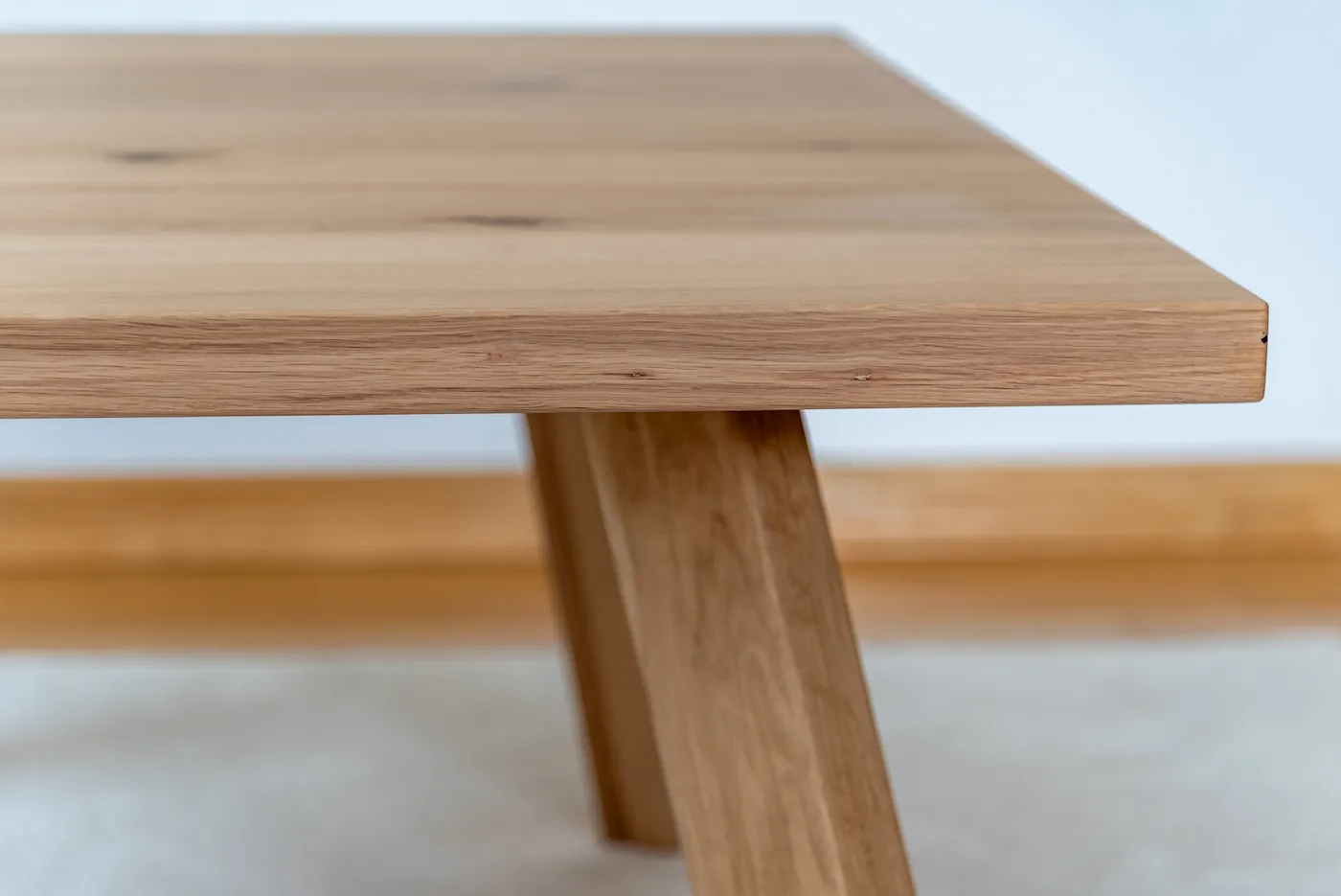 MIAM — Couchtisch DP 100 × 90 cm aus massiver Eiche, Bild 2