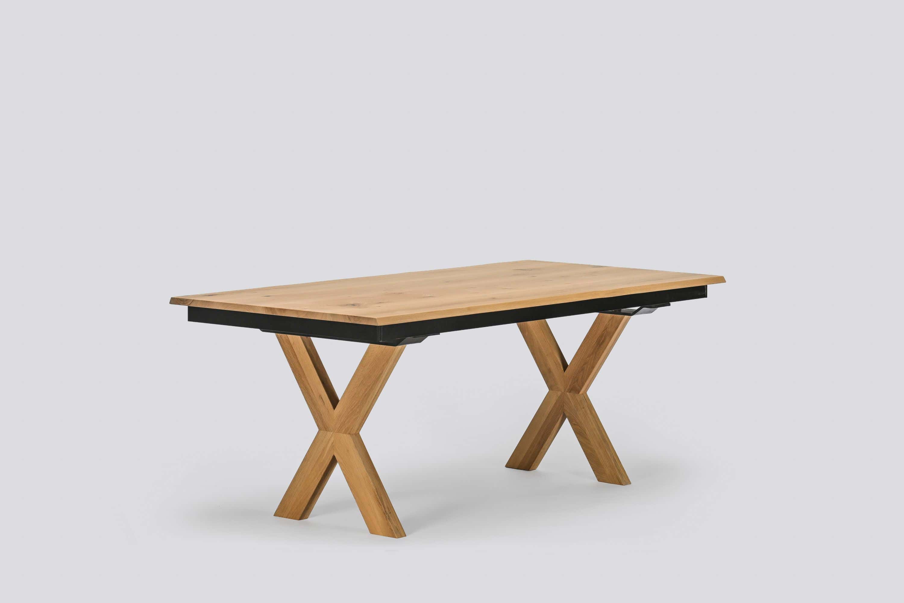 Aria extendable dining table