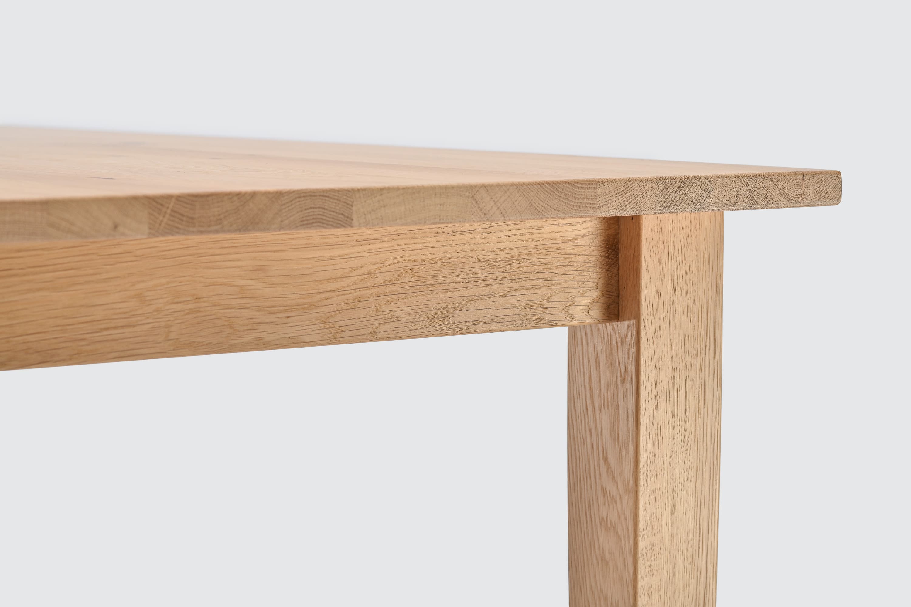 MIAM — Classic dining table in solid oak, image 4