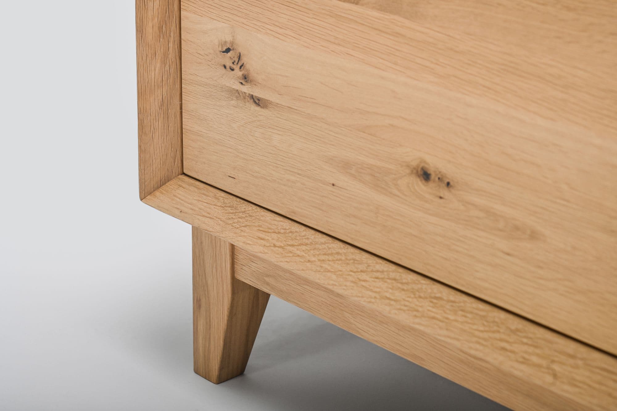 MIAM — Kommode Montis aus massiver Eiche, Bild 5