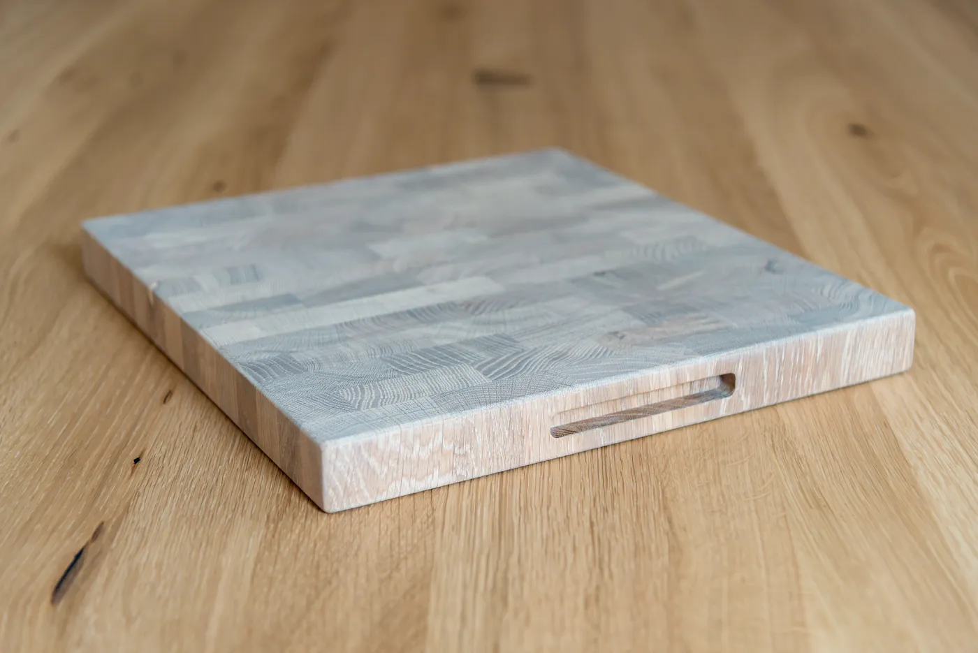 MIAM — D1 cutting board in solid oak, image 3