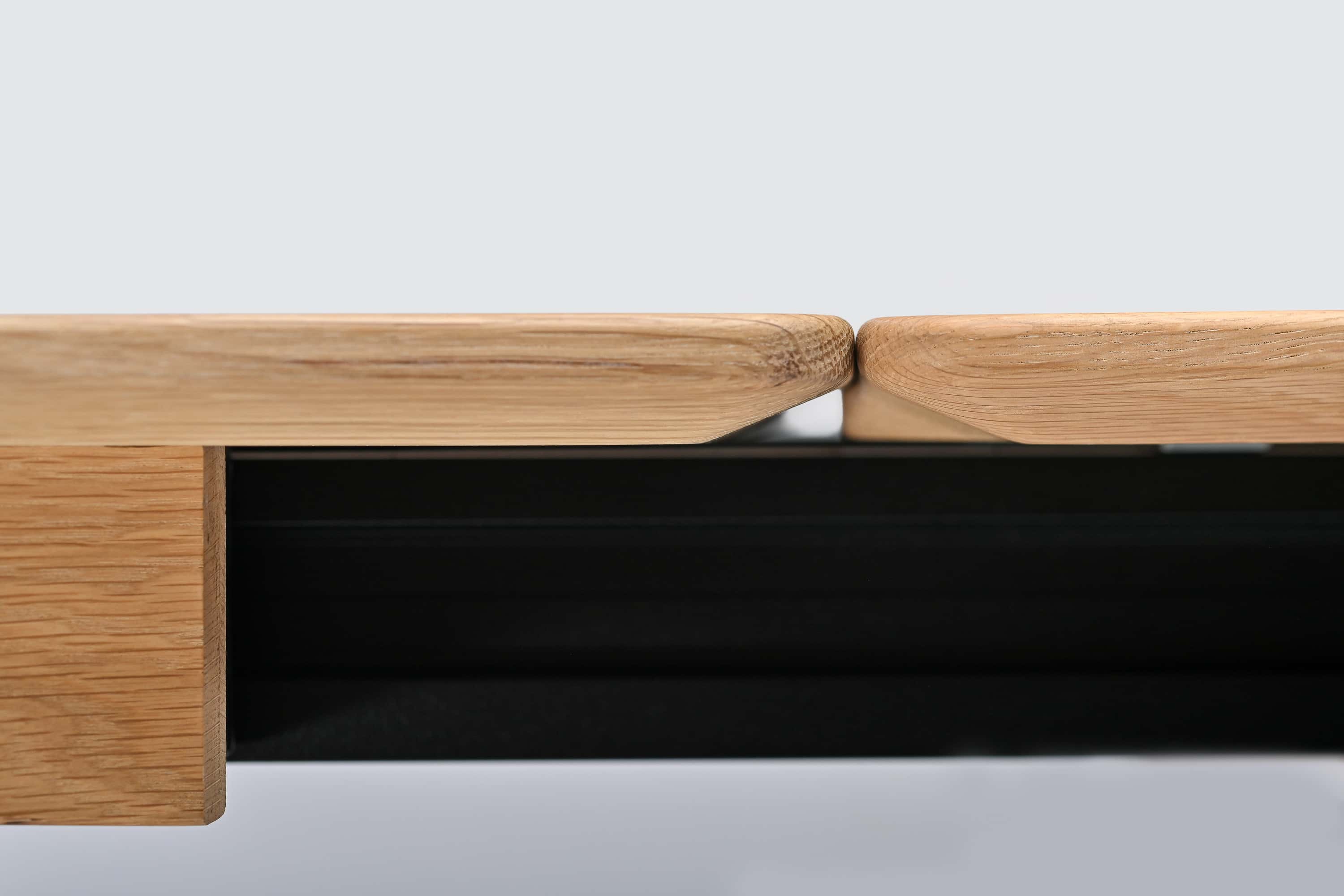 Why solid oak on an extendable table — Extendable tables